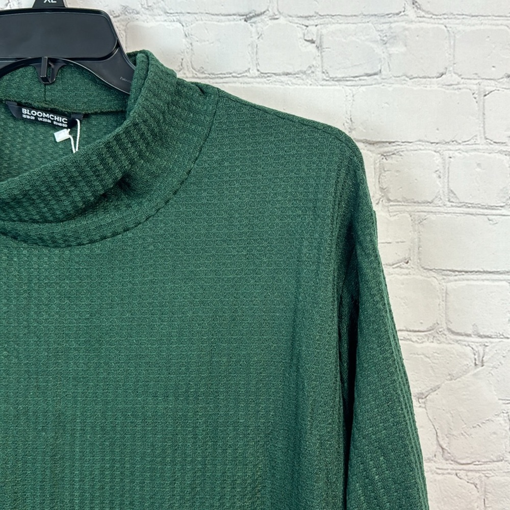 BloomChic Stylish Green Asymmetrical Waffle Knit Long Sleeve Top Plus Size 2X - Picture 3 of 7